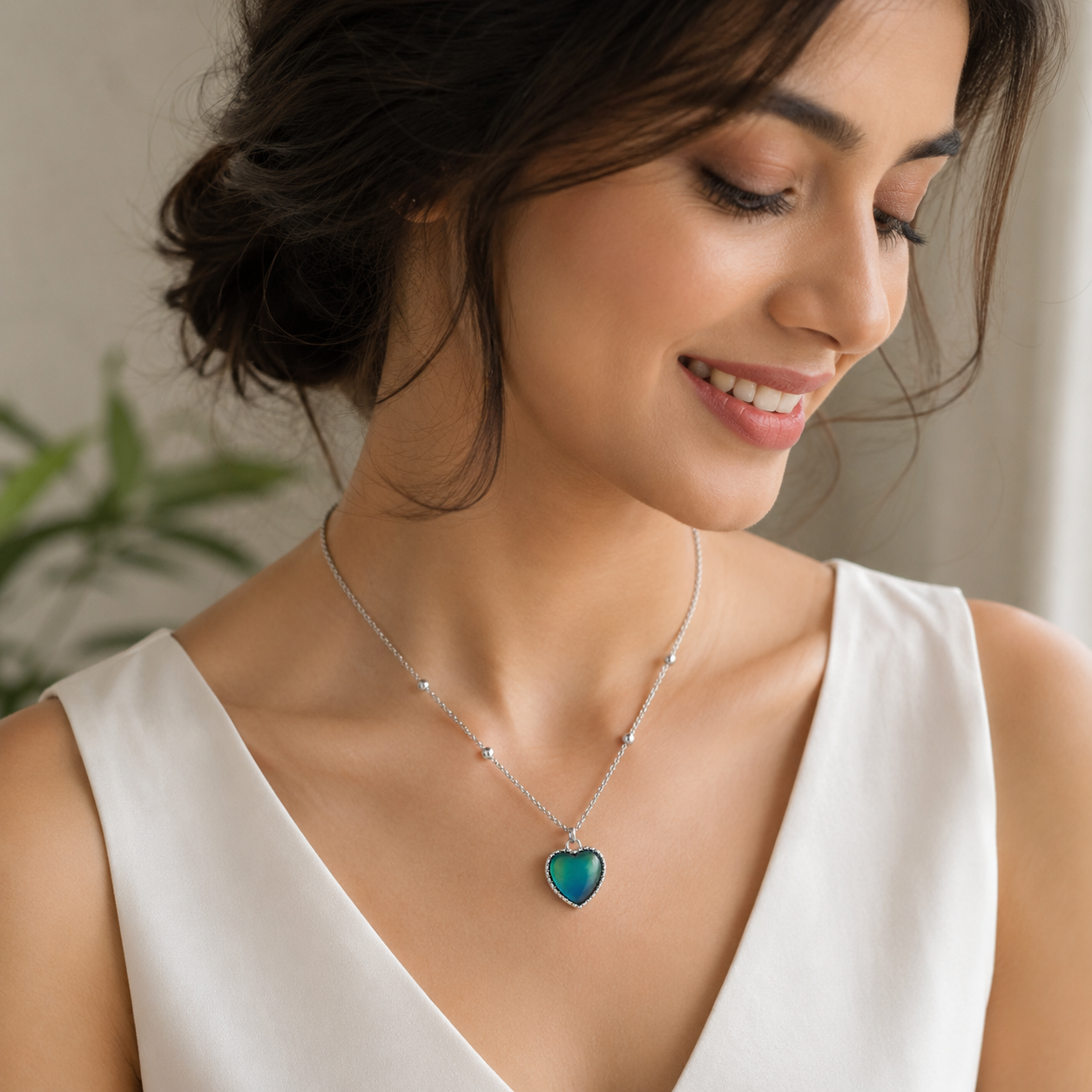 Mood Glow™ Heart Necklace